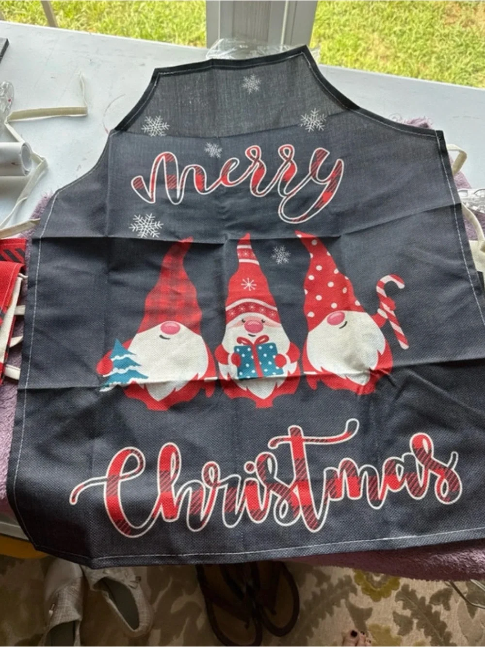 Source Unknown Black and Red Santa Holiday Apron